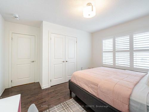 26 Maple Tr, Caledon, ON - Indoor Photo Showing Bedroom