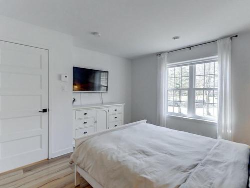 Master bedroom - 96 111E Avenue, Saint-Hippolyte, QC - Indoor Photo Showing Bedroom