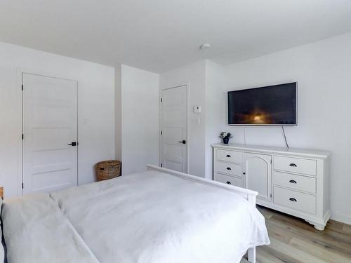 Master bedroom - 96 111E Avenue, Saint-Hippolyte, QC - Indoor Photo Showing Bedroom