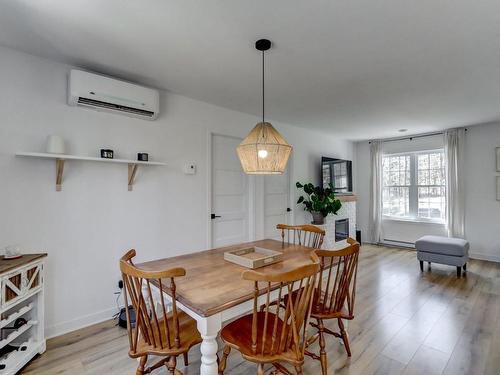 Dining room - 96 111E Avenue, Saint-Hippolyte, QC - Indoor Photo Showing Dining Room