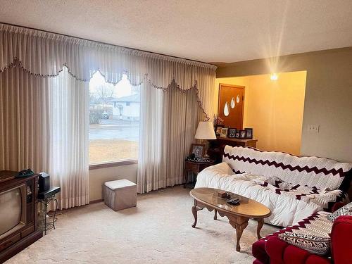 415 Cuyler Street, Thunder Bay, ON - Indoor Photo Showing Bedroom