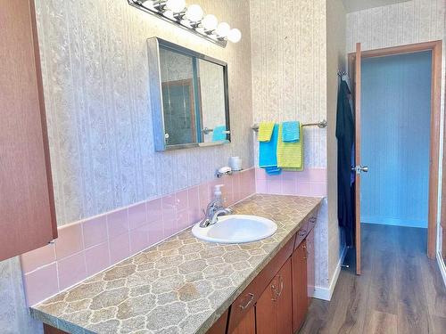 116 Hemlock Place, Thunder Bay, ON - Indoor Photo Showing Bathroom