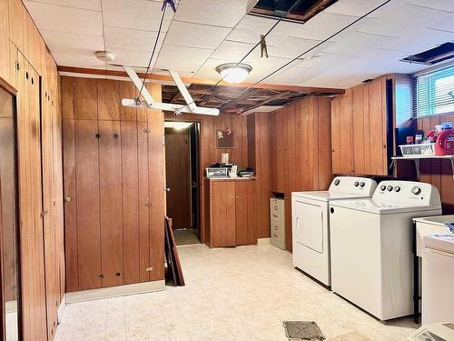 116 Hemlock Place, Thunder Bay, ON - Indoor Photo Showing Laundry Room