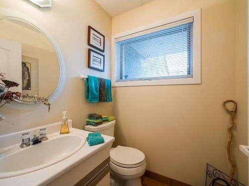 604 Stansfield Road, Kamloops, BC - Indoor Photo Showing Bathroom