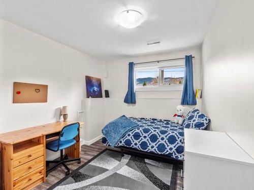 2394 Greenfield Ave, Kamloops, BC - Indoor Photo Showing Bedroom