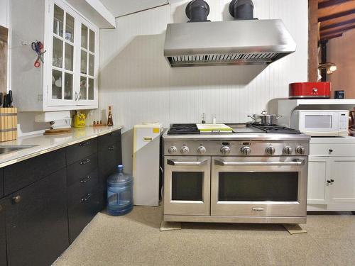 Kitchen - 126 Ch. Du Lac-Des-Esclaves, Harrington, QC - Indoor Photo Showing Kitchen