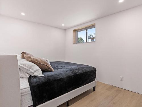 Chambre Ã Â coucher - 60 Rue Paquin, Saint-Jean-Sur-Richelieu, QC - Indoor Photo Showing Bedroom