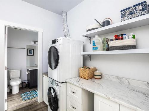 503-15 Canada Ave, Duncan, BC - Indoor Photo Showing Laundry Room