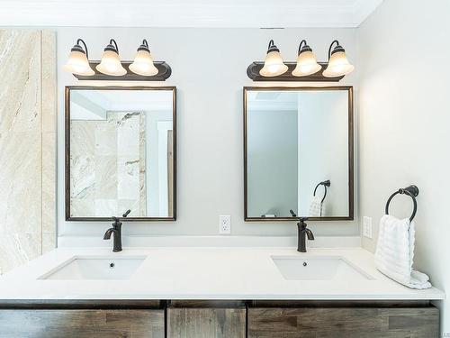 6006 Chippewa Rd, Duncan, BC - Indoor Photo Showing Bathroom