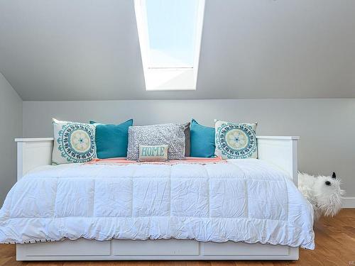 6006 Chippewa Rd, Duncan, BC - Indoor Photo Showing Bedroom