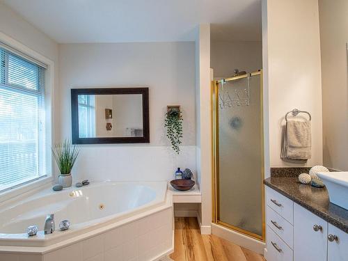 658 Rason Rd, Langford, BC - Indoor Photo Showing Bathroom