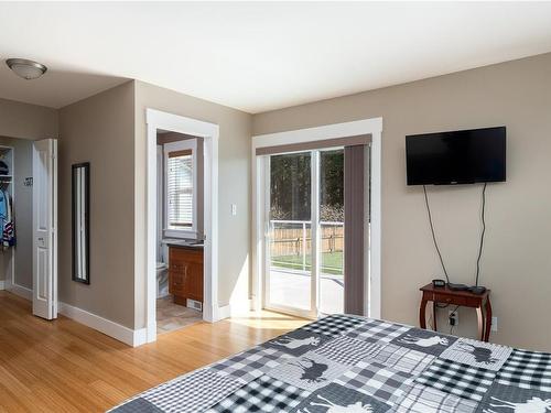 7125 Deer Rd, Lake Cowichan, BC - Indoor Photo Showing Bedroom