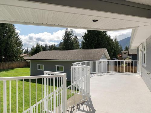 7125 Deer Rd, Lake Cowichan, BC - Outdoor With Deck Patio Veranda With Exterior