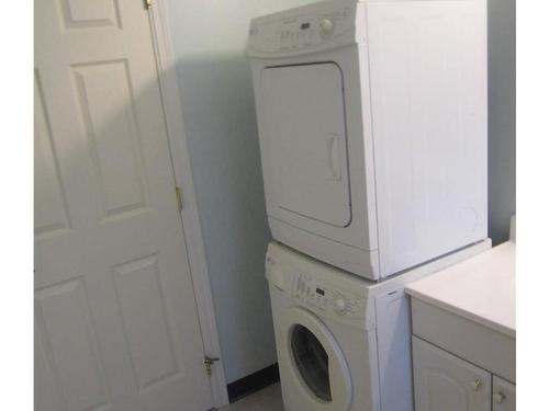 1467 Belcarra Rd, Duncan, BC - Indoor Photo Showing Laundry Room