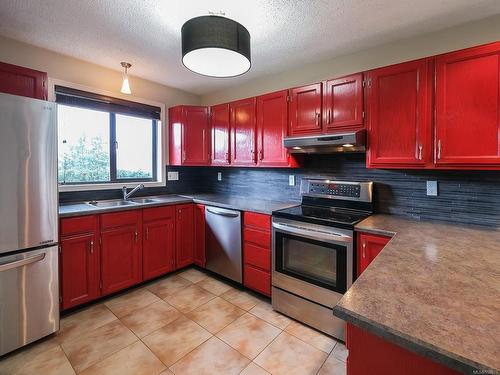 1467 Belcarra Rd, Duncan, BC - Indoor Photo Showing Kitchen With Double Sink
