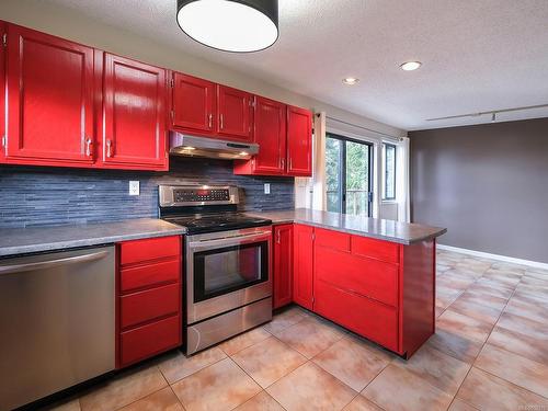 1467 Belcarra Rd, Duncan, BC - Indoor Photo Showing Kitchen