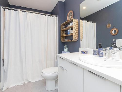 110-2038 Gatewood Rd, Sooke, BC - Indoor Photo Showing Bathroom