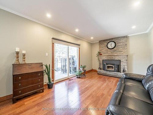18 Kevinwood Dr, Caledon, ON - Indoor Photo Showing Living Room With Fireplace