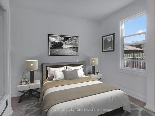 56 Cambridge Ave, Hamilton, ON - Indoor Photo Showing Bedroom