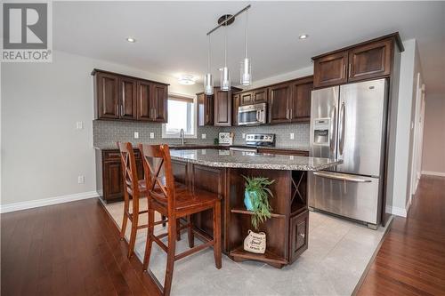 63 Noble Crescent, Petawawa, ON - Indoor Photo Showing Kitchen With Upgraded Kitchen