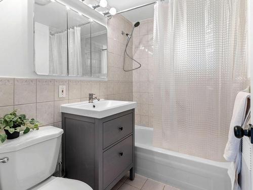 Salle de bains - 7390 Rue De Lanaudière, Montréal (Villeray/Saint-Michel/Parc-Extension), QC - Indoor Photo Showing Bathroom