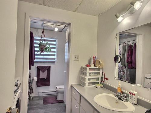 Salle de bains - 578  - 580 Rue St-Sauveur, Rouyn-Noranda, QC - Indoor Photo Showing Bathroom