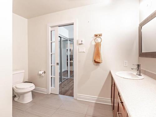 Salle de bains attenante Ã  la CCP - 604-160 Rue Khalil-Gibran, Montréal (Saint-Laurent), QC - Indoor Photo Showing Bathroom