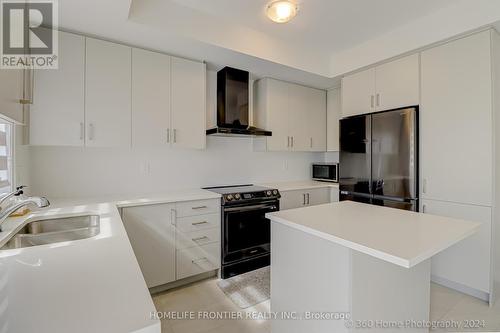 759 Green Street, Innisfil, ON - Indoor Photo Showing Kitchen With Double Sink