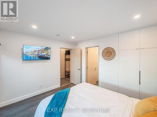 142 Moore'S Beach Road, Georgina, ON - Indoor Photo Showing Bedroom