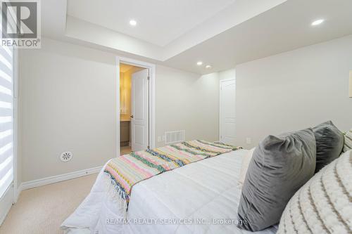 47 Baycliffe Crescent, Brampton, ON - Indoor Photo Showing Bedroom