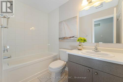47 Baycliffe Crescent, Brampton, ON - Indoor Photo Showing Bathroom
