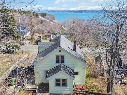 35 Lighthouse Road, Digby, NS 