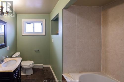 5460 Queen Elizabeth, Windsor, ON - Indoor Photo Showing Bathroom
