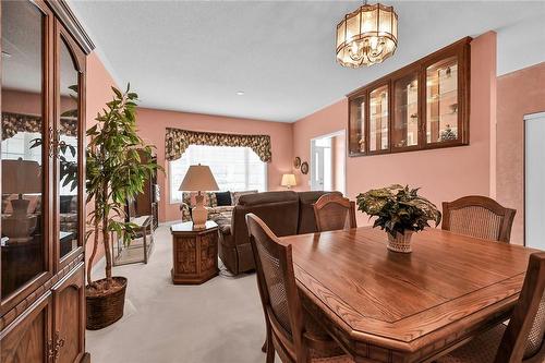 244 Silverbirch Boulevard, Mount Hope, ON - Indoor Photo Showing Dining Room