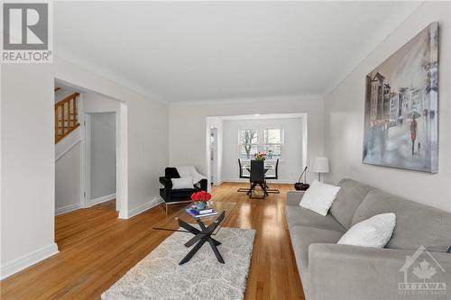 2097 Honeywell Avenue, Ottawa, ON - Indoor Photo Showing Living Room