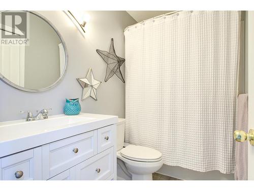 5812 Richfield Place, Vernon, BC - Indoor Photo Showing Bathroom