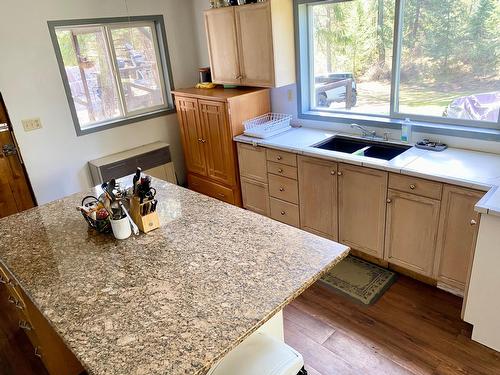 11160 Granby Road, Grand Forks, BC - Indoor Photo Showing Kitchen With Double Sink