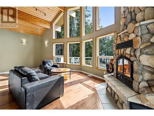 7889 Gardiner Road, Anglemont, BC - Indoor Photo Showing Living Room With Fireplace
