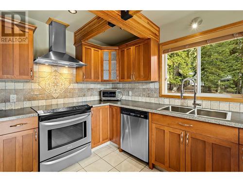 7889 Gardiner Road, Anglemont, BC - Indoor Photo Showing Kitchen With Double Sink