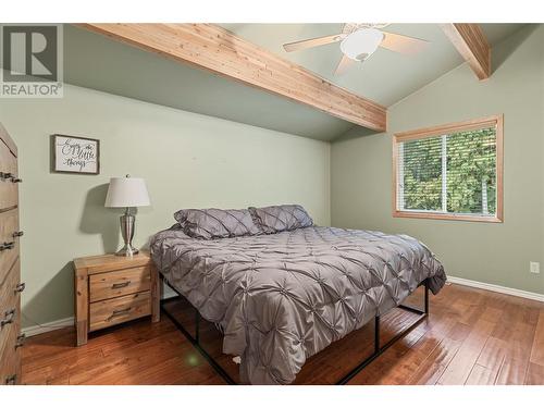 7889 Gardiner Road, Anglemont, BC - Indoor Photo Showing Bedroom