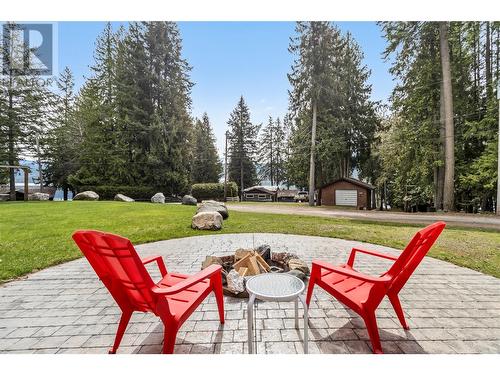 7889 Gardiner Road, Anglemont, BC - Outdoor