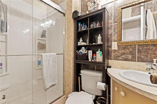 16 Lockview Crescent, St. Catharines, ON - Indoor Photo Showing Bathroom