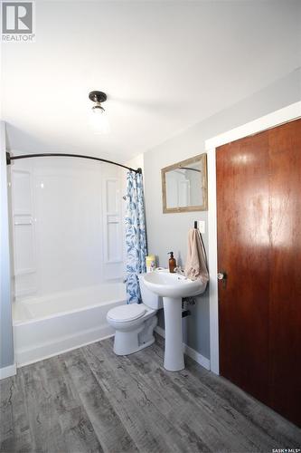 224 Front Street, Eastend, SK - Indoor Photo Showing Bathroom