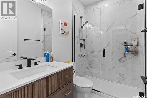1544 10Th Avenue N, Saskatoon, SK - Indoor Photo Showing Bathroom