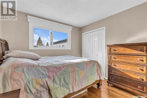 418 Mcmaster Crescent, Saskatoon, SK - Indoor Photo Showing Bedroom