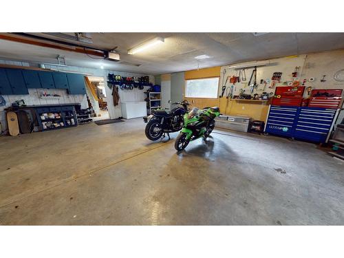 4701 Goat River Road N, Creston, BC - Indoor Photo Showing Garage