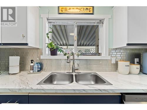 2932 Buckley Road Unit# #100, Sorrento, BC - Indoor Photo Showing Kitchen With Double Sink