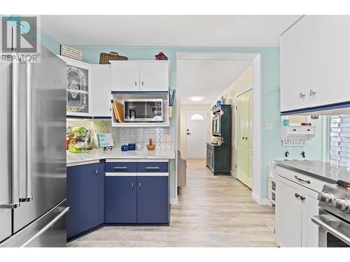 2932 Buckley Road Unit# #100, Sorrento, BC - Indoor Photo Showing Kitchen