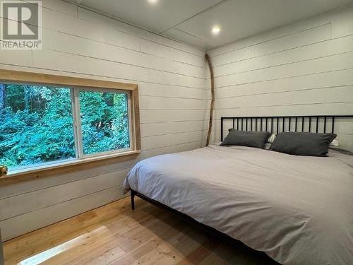 1466 Vancouver Blvd, Savary Island, BC - Indoor Photo Showing Bedroom