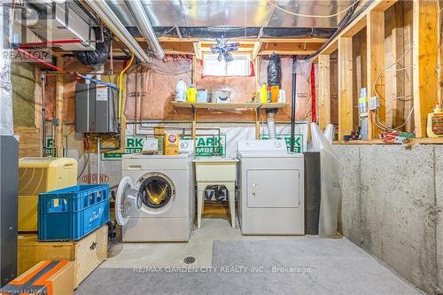 269 Winterberry Blvd, Thorold, ON - Indoor Photo Showing Laundry Room